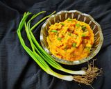 पातीचा कांदा पिठले (paticha kanda pithla recipe in marathi) रेसिपी स्टेप 6 फोटो 