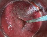 A picture of step 3 of Strawberries ice cream.