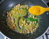 A picture of step 3 of Tamarind leaves rice.