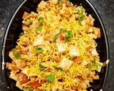 A picture of step 4 of Cheesling Bhel.