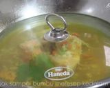 Foto langkah ke 4 dari resep Sup Kepala Salmon.