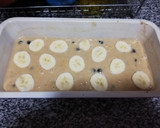Foto del paso 3 de la receta: Queque de plátano y arándanos súper fácil