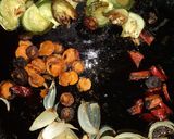 Foto del paso 2 de la receta: Soufflé de calabaza con colchón de verduras