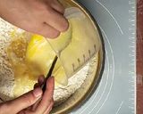 Foto langkah ke 4 dari resep Base pizza mini frozen.