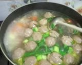 Foto langkah ke 4 dari resep Sup bakso sapi.