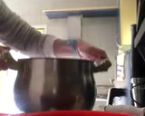 Foto del paso 5 de la receta: Caldo de merluza y gambones