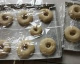 Foto langkah ke 5 dari resep Eggless Donuts a.k.a Donat Tanpa Telur.