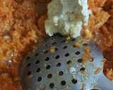A picture of step 8 of Gajar ka halwa in vermicelli tarts.