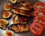 Foto del paso 3 de la receta: Pechuga de pollo al estragón caramelizada con salsa de soja