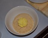 Töltött rántott sajtgolyók salátával recept fázis 3 fotója