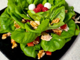 Lechuga viva con frambuesa y nueces