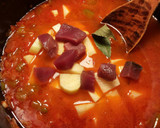 Foto del paso 6 de la receta: Cazuela de atún rojo fresco, con fideos negros y patatas