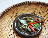 Hình bước làm 2 của món Lươn nổ muối