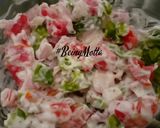 A picture of step 2 of Mayo Salad Burger.