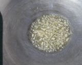 Foto langkah ke 2 dari resep Ayam Kornet Tumis Daun Bawang.