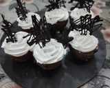 A picture of step 6 of Chocolate cupcakes with froasting ❤❤.