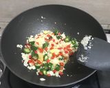 Foto langkah ke 2 dari resep Udang Saos Padang Simple.