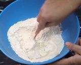 A picture of step 2 of Dosti roti.