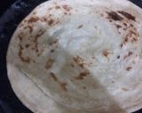 A picture of step 5 of Egg paratha roll.