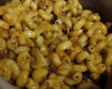 A picture of step 5 of Achari macaroni pasta.