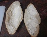 Foto del paso 6 de la receta Bocadillo de tortilla de papas con polvo de cebolla frita y alioli