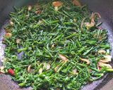 A picture of step 2 of Potato Saag Roll.