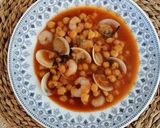 Foto del paso 10 de la receta: Garbanzos con gambas y almejas