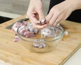 Foto langkah ke 1 dari resep Cumi Saus Tiram Devina Hermawan.