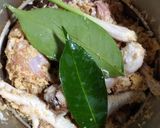Foto langkah ke 3 dari resep Ayam goreng serundeng praktis.