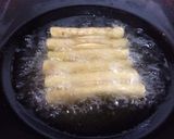 Foto del paso 4 de la receta: Flautas de chorizo y papa, fácil y rápido