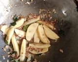 A picture of step 2 of Spicy carrot and potato vegetable.