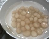 Foto langkah ke 4 dari resep Lychee Bubble Milk Tea.