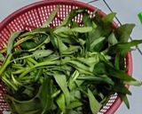 Foto langkah ke 1 dari resep Tumis kangkung saos tiram.