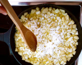 Foto del paso 5 de la receta: Tortilla de papas con cebolla y perejil
