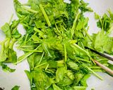 Hình bước làm 3 của món Cải bó xôi xào tỏi trong 1 nốt nhạc