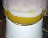 A picture of step 2 of Mango Shake.