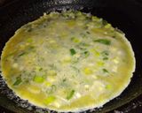 Foto del paso 1 de la receta: Omelette de Cebollita de Verdeo y Queso