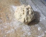 Foto del paso 3 de la receta: Pan de cebolla /levadura fresca con masa madre