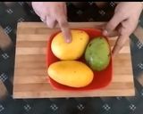 A picture of step 1 of Mango Frooti.