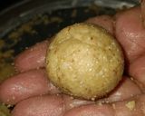 ओट्स मखाना लड्डू (Oats Makhana laddoo recipe in hindi) रेसिपी चरण 9 फोटो