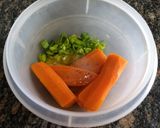 Foto del paso 1 de la receta: Fideos de zanahoria con harina integral