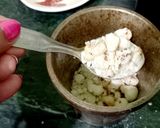 A picture of step 1 of Makhana Raita.