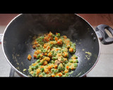 A picture of step 5 of Veg pulao.