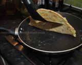 A picture of step 7 of Zucchini Flat Naan Bread نان کدویی.