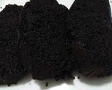 A picture of step 5 of Chocolate heaven tea cake.