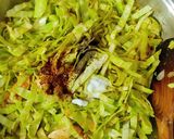 Foto langkah ke 3 dari resep Tavuklu Kapuska; Cabbage Stew with Chicken.