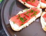 Une image de l'étape 2 de Tartine fraîcheur à la pastèque 🍉.