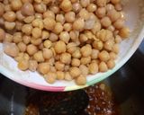 A picture of step 2 of Chana pulao.