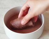 Foto langkah ke 3 dari resep Risol Coklat Pisang Keju.