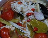 รูปขั้นตอนการทำที่ 6 ของ ต้มยำไก่เห็ดเข็มทอง